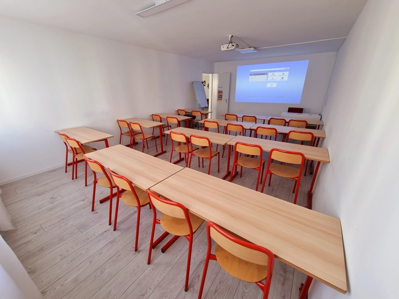 La salle de cours vue du fond